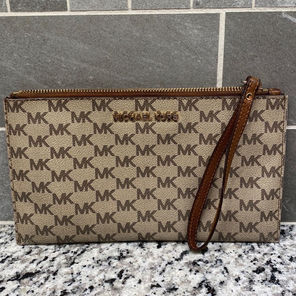MK wristlet